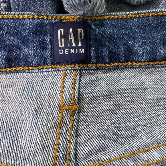 GAP Distressed Cutoff Shorts 32 3” Short - Picture 14 of 16